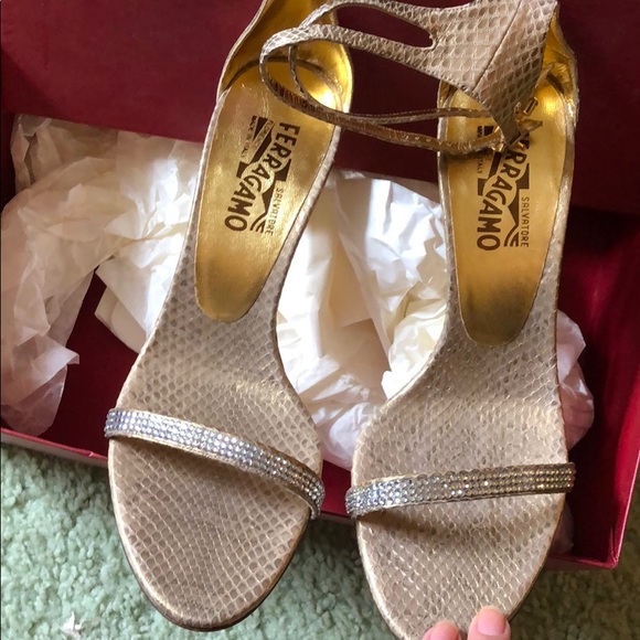 salvatore Ferragamo TIROSINA 8 cm size 9 NTW - Picture 3 of 6